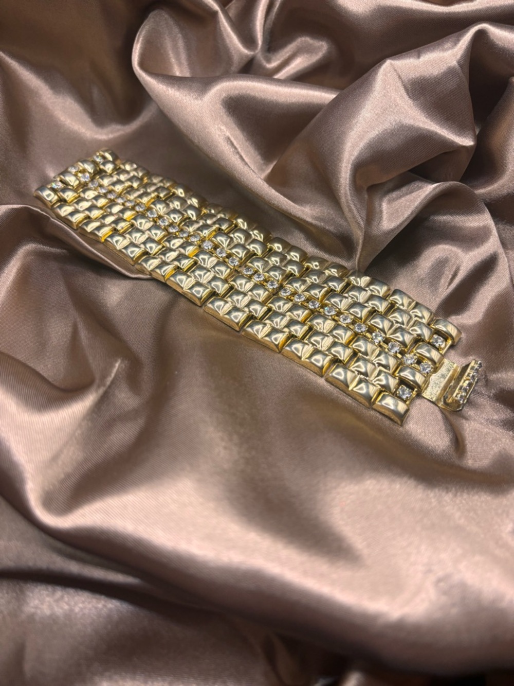 Chunky Gold Statement Bracelet Wide Link Rhinestone Center Glam Vintage Style - Picture 4 of 5